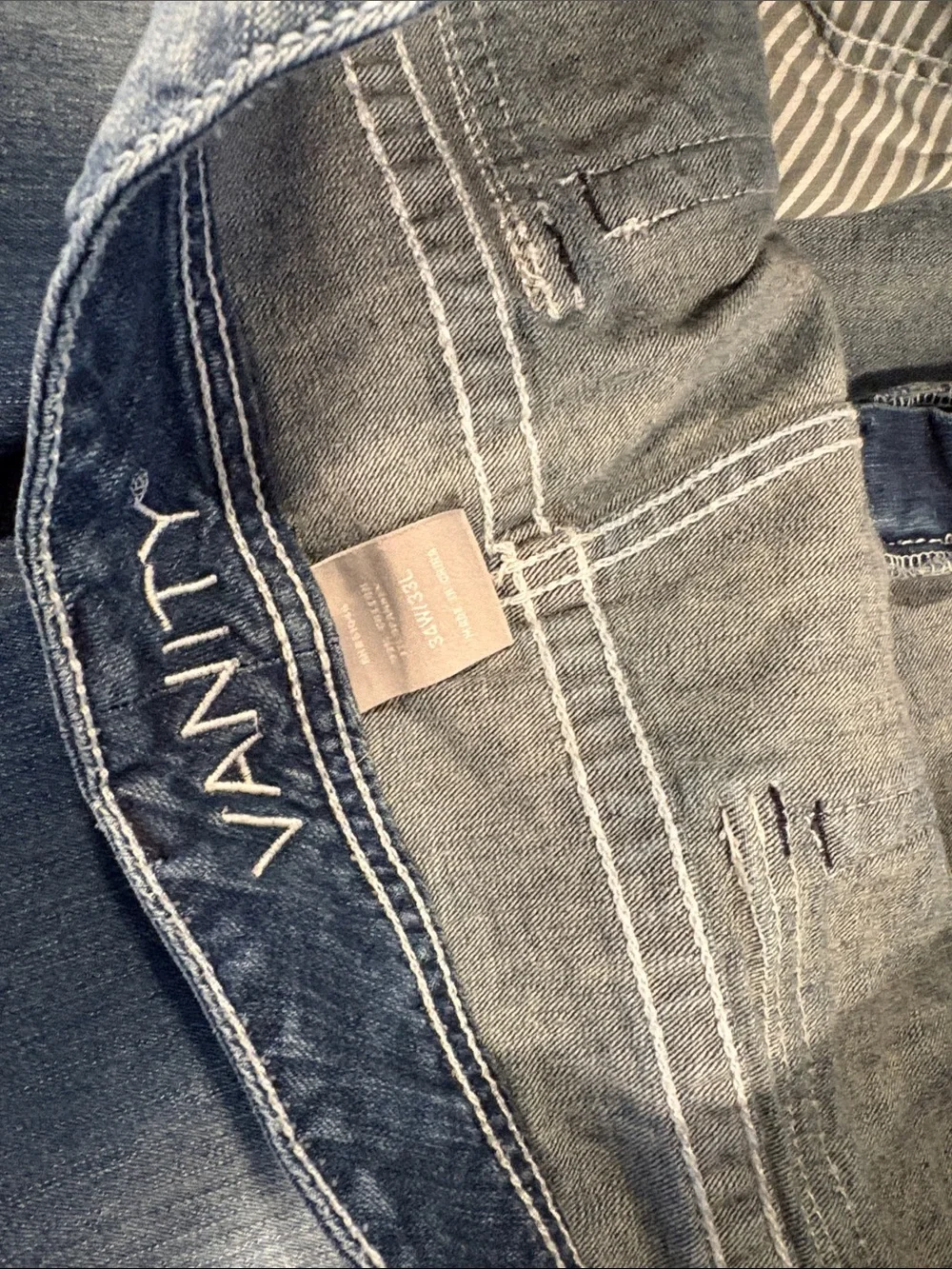 Vanity ~ Blue Washed Distressed Straight-Leg Jeans 34W 33L - Picture 5 of 5